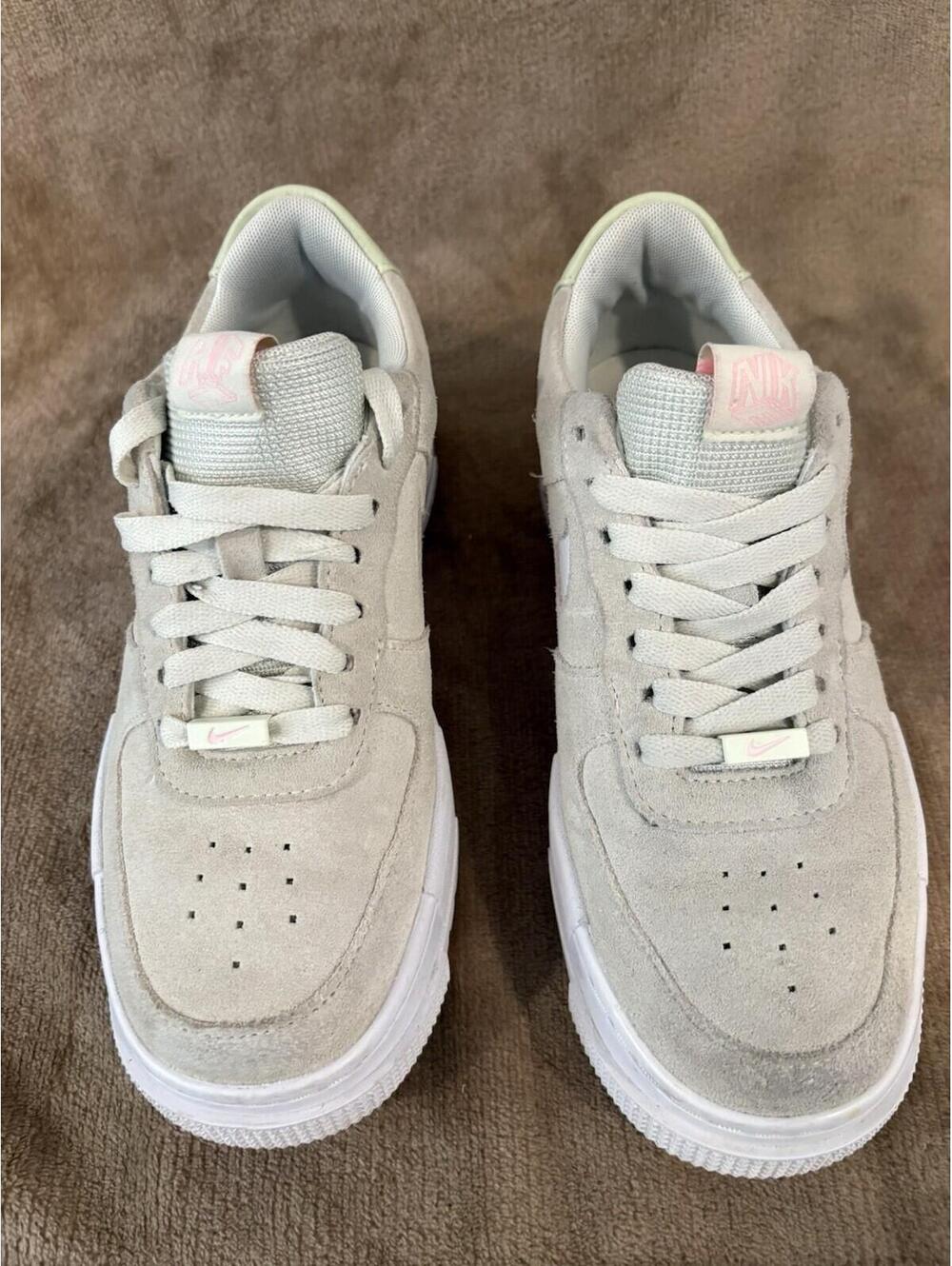 Nike Air Force 1 Women’s 7.5 Low Pixel Olive Aura DM3014-100